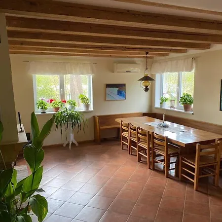 Waterfront In Peaceful Bulli Villa Riga